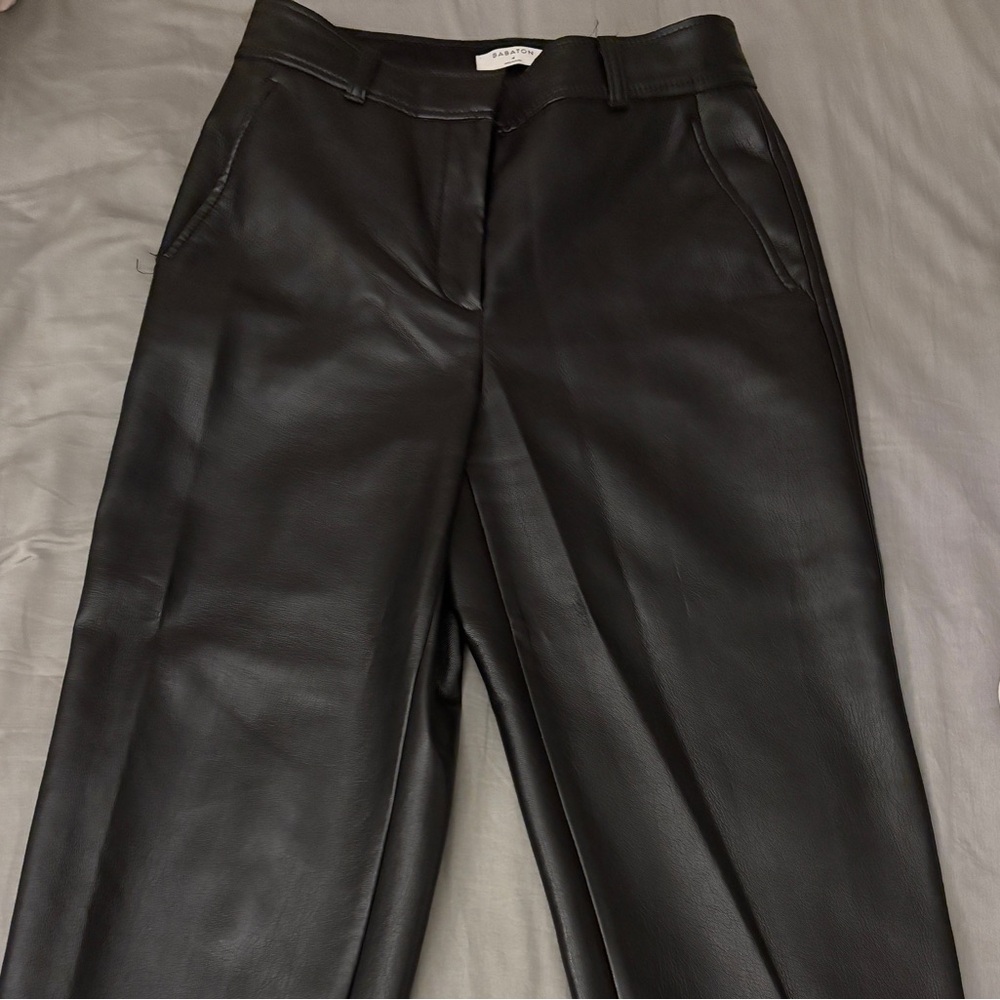 Aritzia Babaton Black Cropped Pants - Picture 2 of 4